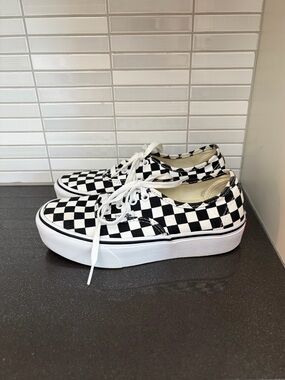 EUC Vans adult platform lace up sneakers
